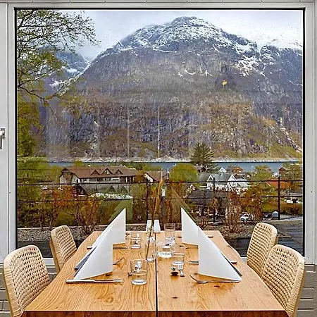 Eidfjord Hotel 호텔 2*